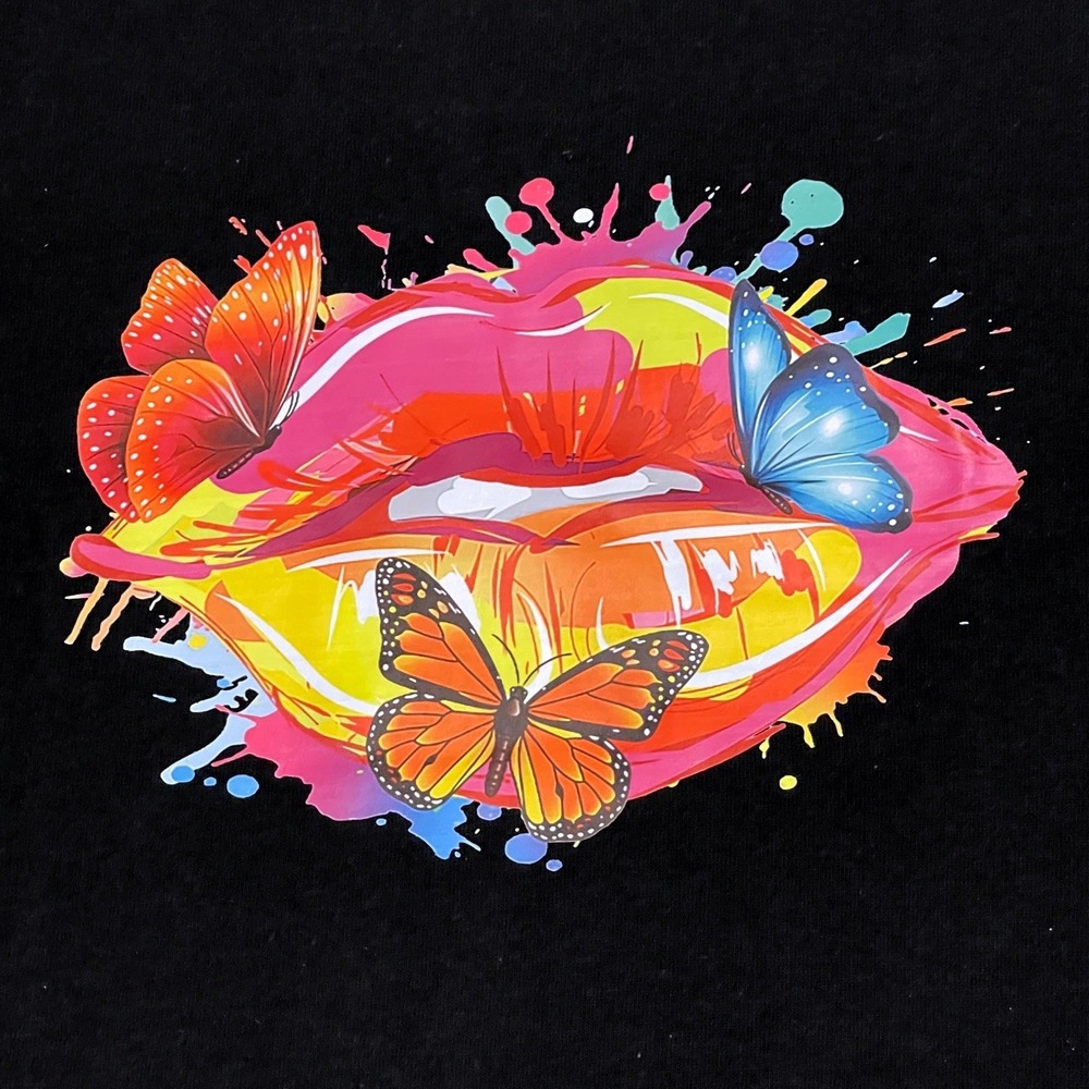 Gildan Butterfly Kisses Graphic T-Shirt Size Medium Black Short Sleeve Crewneck